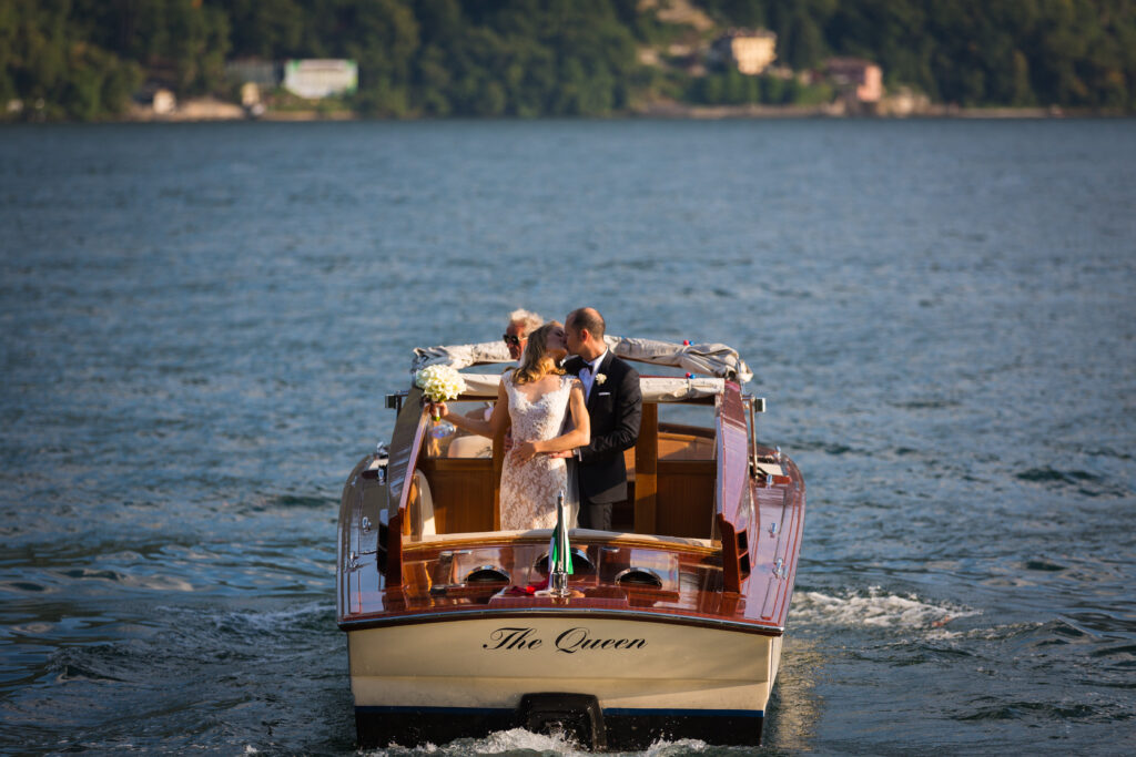 elope_to_italy_lake