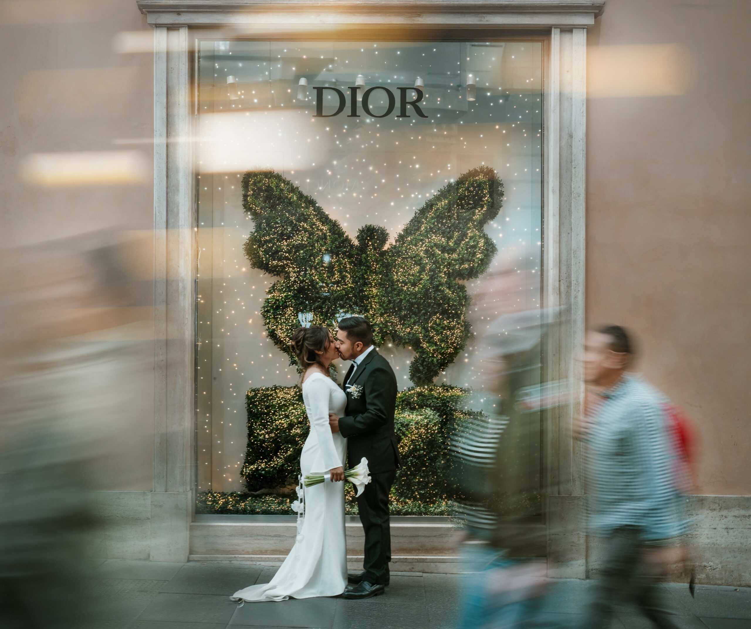 Bride in front of the Dior boutique in Piazza di Spagna – civil ceremony in Rome elopement