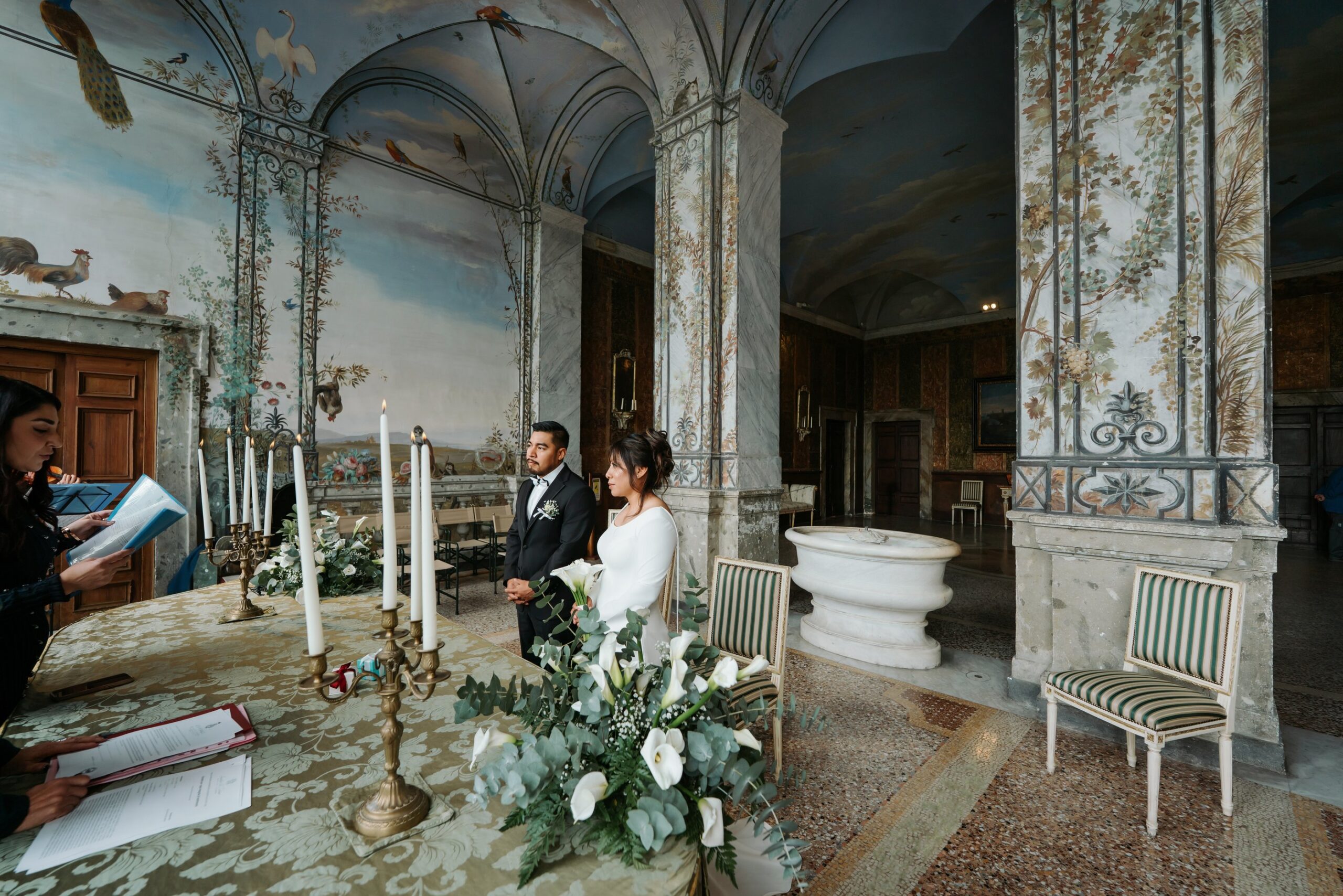 Civil ceremony in Rome – couple in a frescoed palazzo