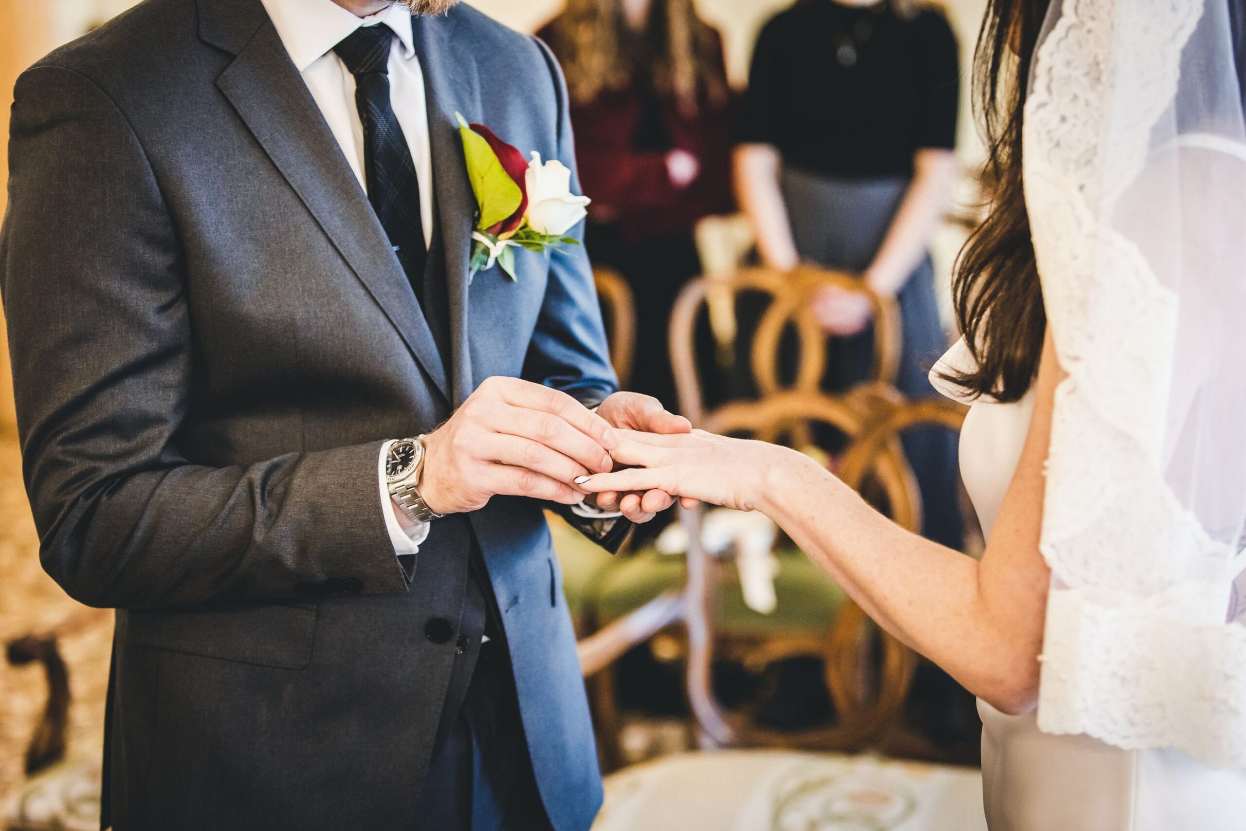 Palazzo Cavalli wedding – exchanging rings